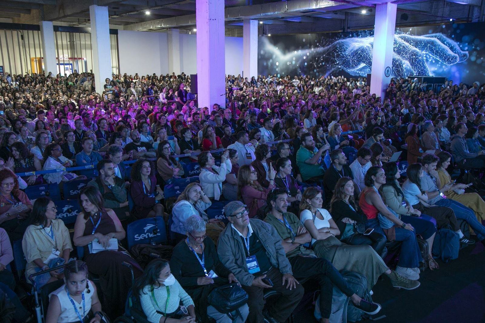 Full plenary hall at RIW