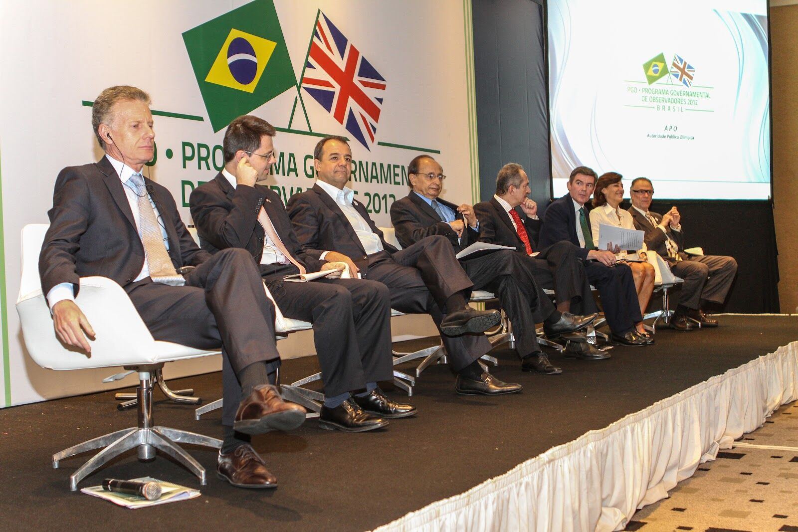 International seminar in London with the Brazilian and British flags